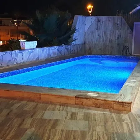 Ferienhaus Sunny House With Private Pool And Sea View