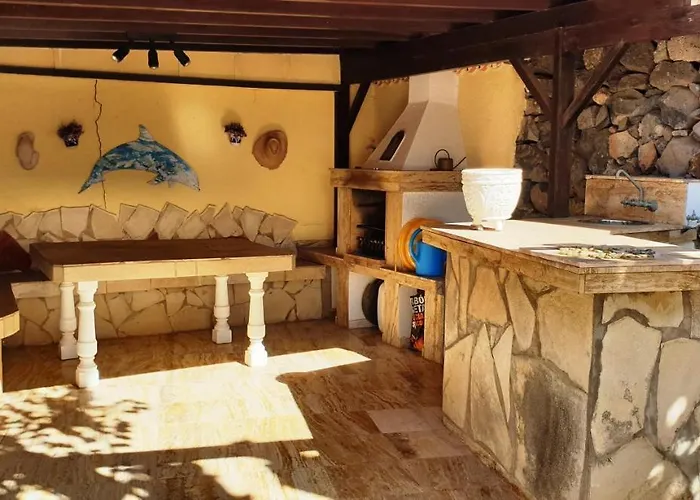 度假居 Sunny House With Private Pool And Sea View