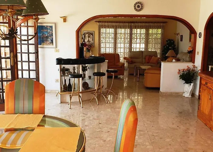 Semesterbostad Sunny House With Private Pool And Sea View Costa Adeje (Tenerife)