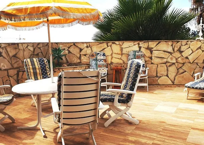 Sunny House With Private Pool And Sea View 度假居