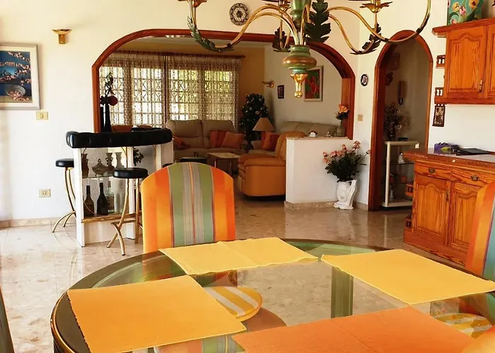 Prázdninový dům Sunny House With Private Pool And Sea View