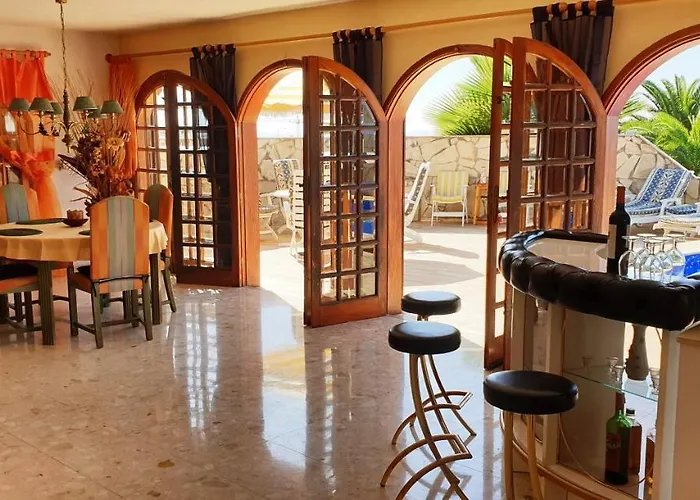 Sunny House With Private Pool And Sea View אדחה