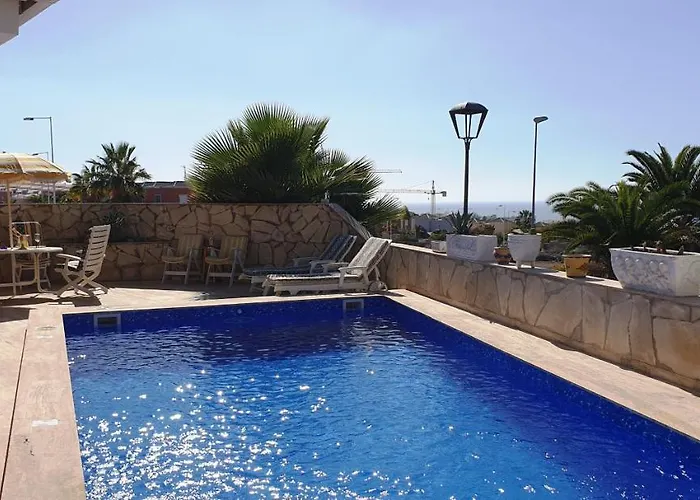 Sunny House With Private Pool And Sea View Prázdninový dům *