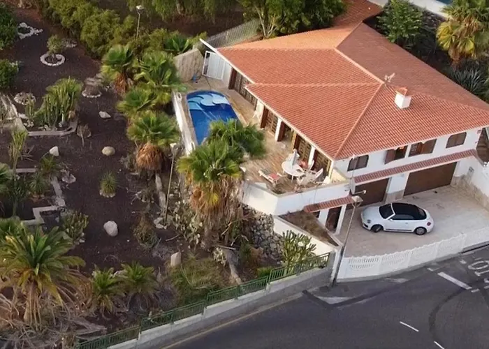 Sunny House With Private Pool And Sea View 펜션 *