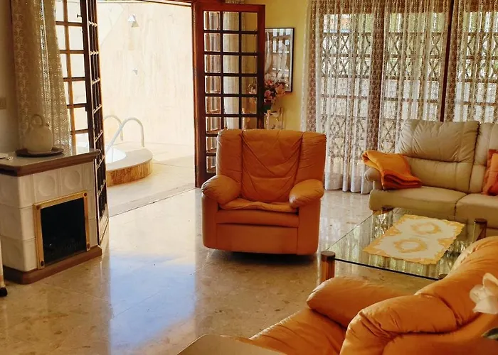 Sunny House With Private Pool And Sea View 아데제