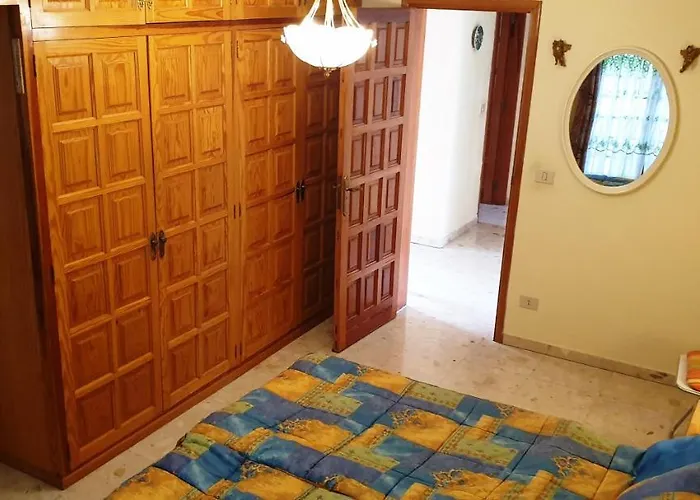 펜션 Sunny House With Private Pool And Sea View 아데제